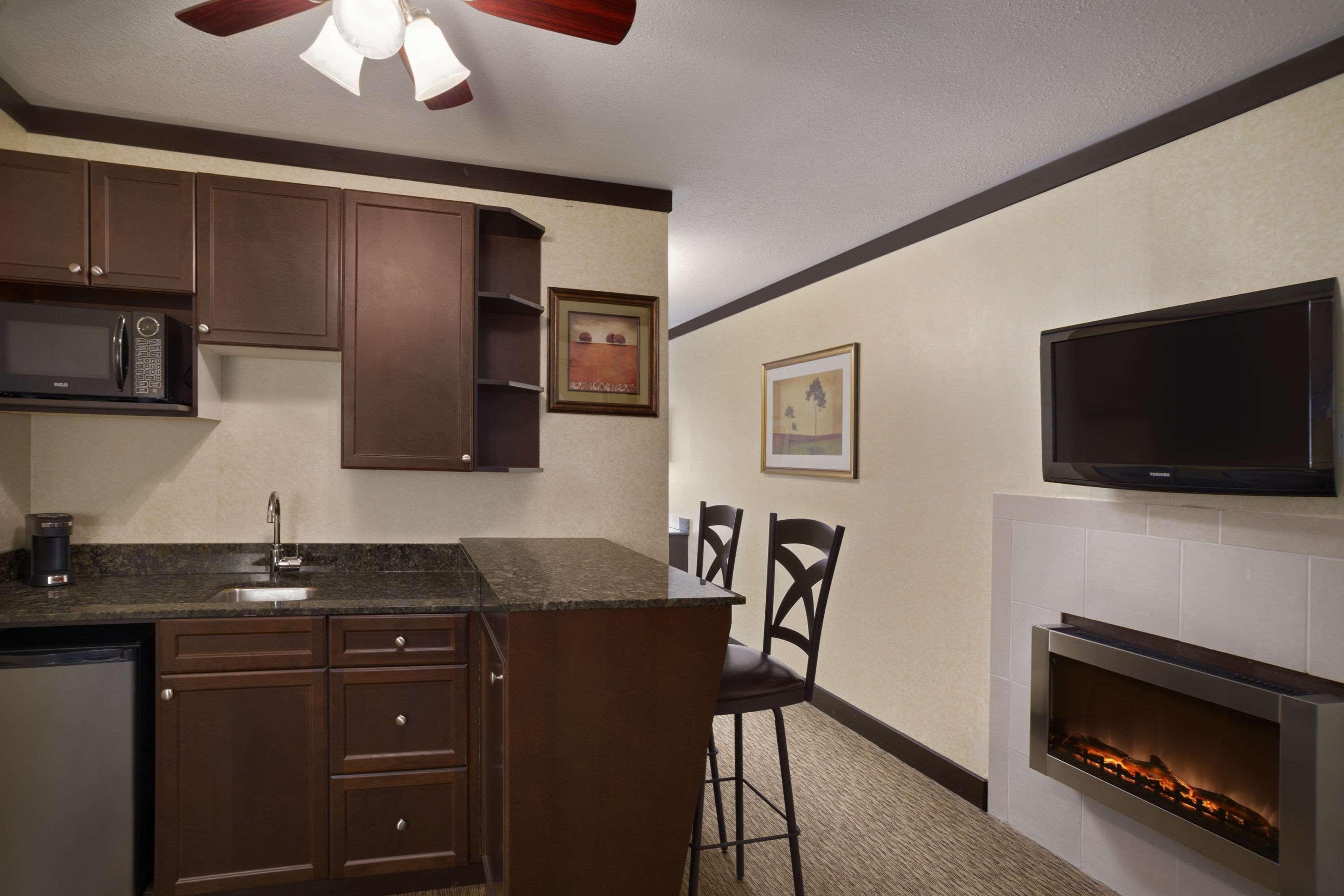 Days Inn & Suites By Wyndham Sault Ste. Marie On Zewnętrze zdjęcie