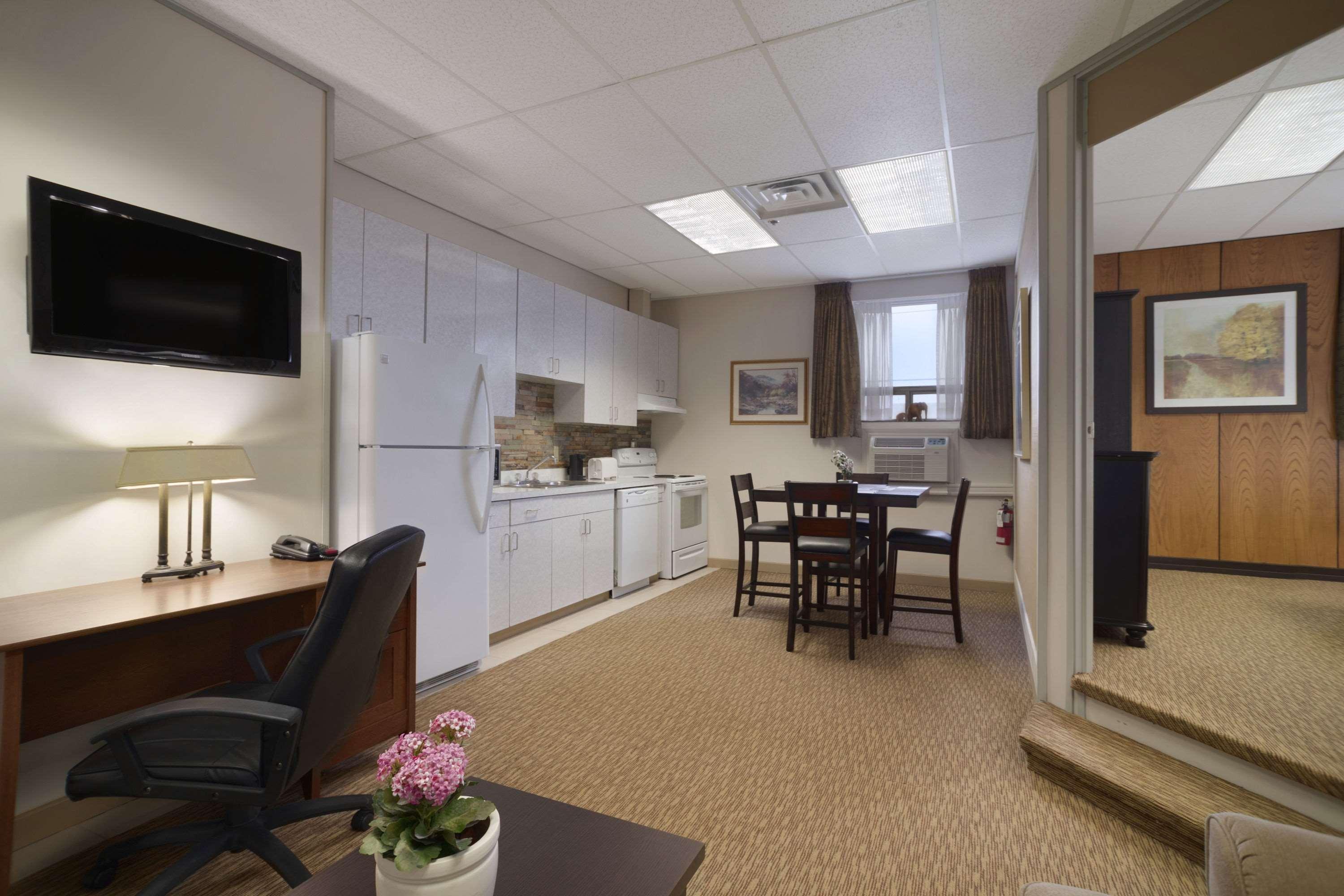 Days Inn & Suites By Wyndham Sault Ste. Marie On Zewnętrze zdjęcie