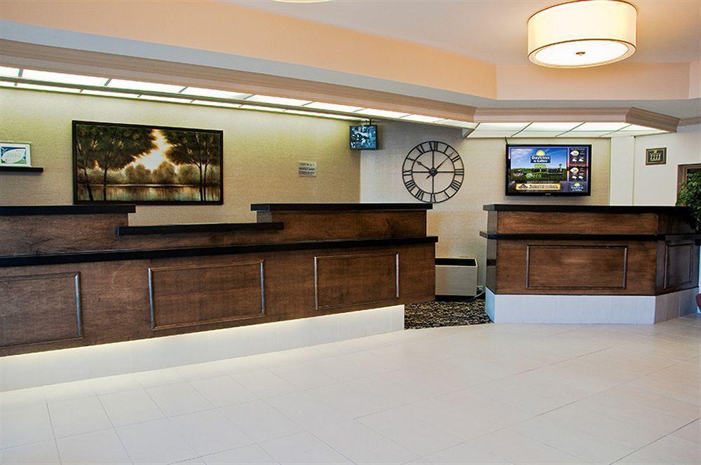 Days Inn & Suites By Wyndham Sault Ste. Marie On Zewnętrze zdjęcie