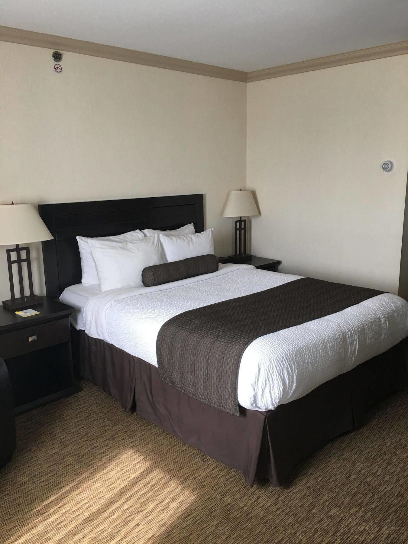 Days Inn & Suites By Wyndham Sault Ste. Marie On Zewnętrze zdjęcie